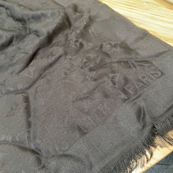 Louis Vuitton Silk Monogram Scarf - Picture 3 of 7